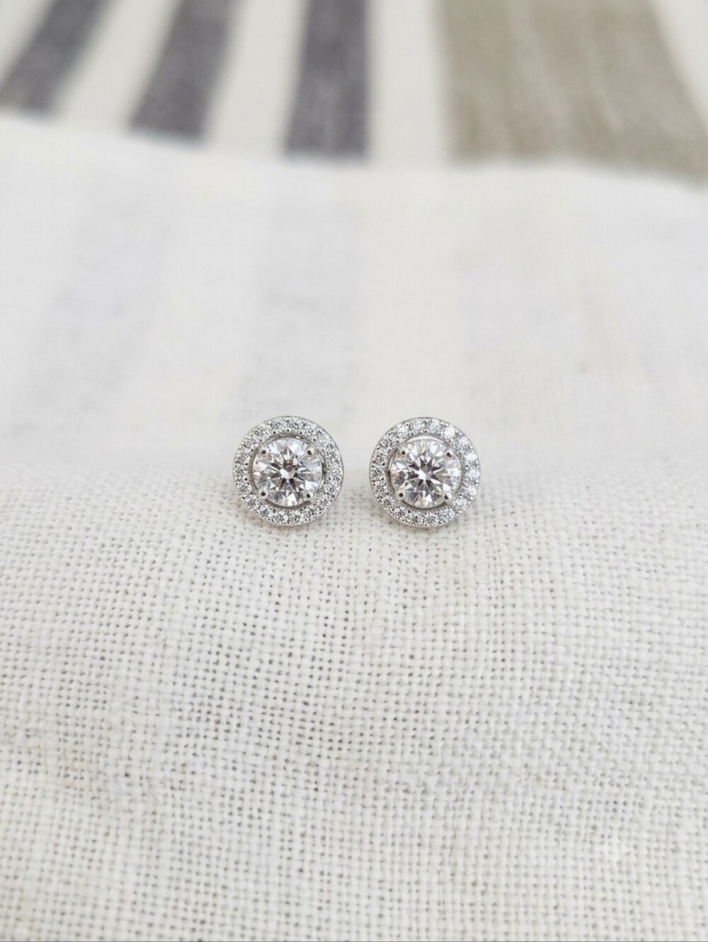 Moissanite 0.5CTW NWT 925 Silver Nugget Style Earrings